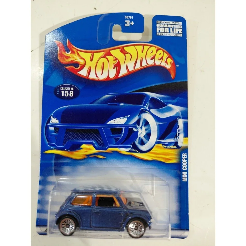 NIP Hot Wheels 2000 Main Line 1:64 Die Cast Mini Cooper Classic Car